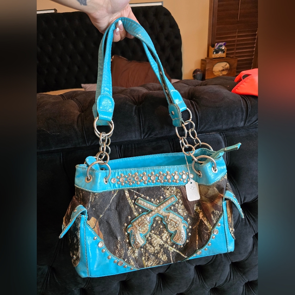 Teal blue and camo purse - Picture 1 of 6